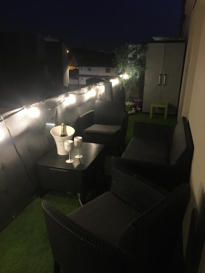 랭스 Victoria-T2-41M2-Balcon, Wifi, Linge, Produits, Menage Inclus 아파트 외부 사진